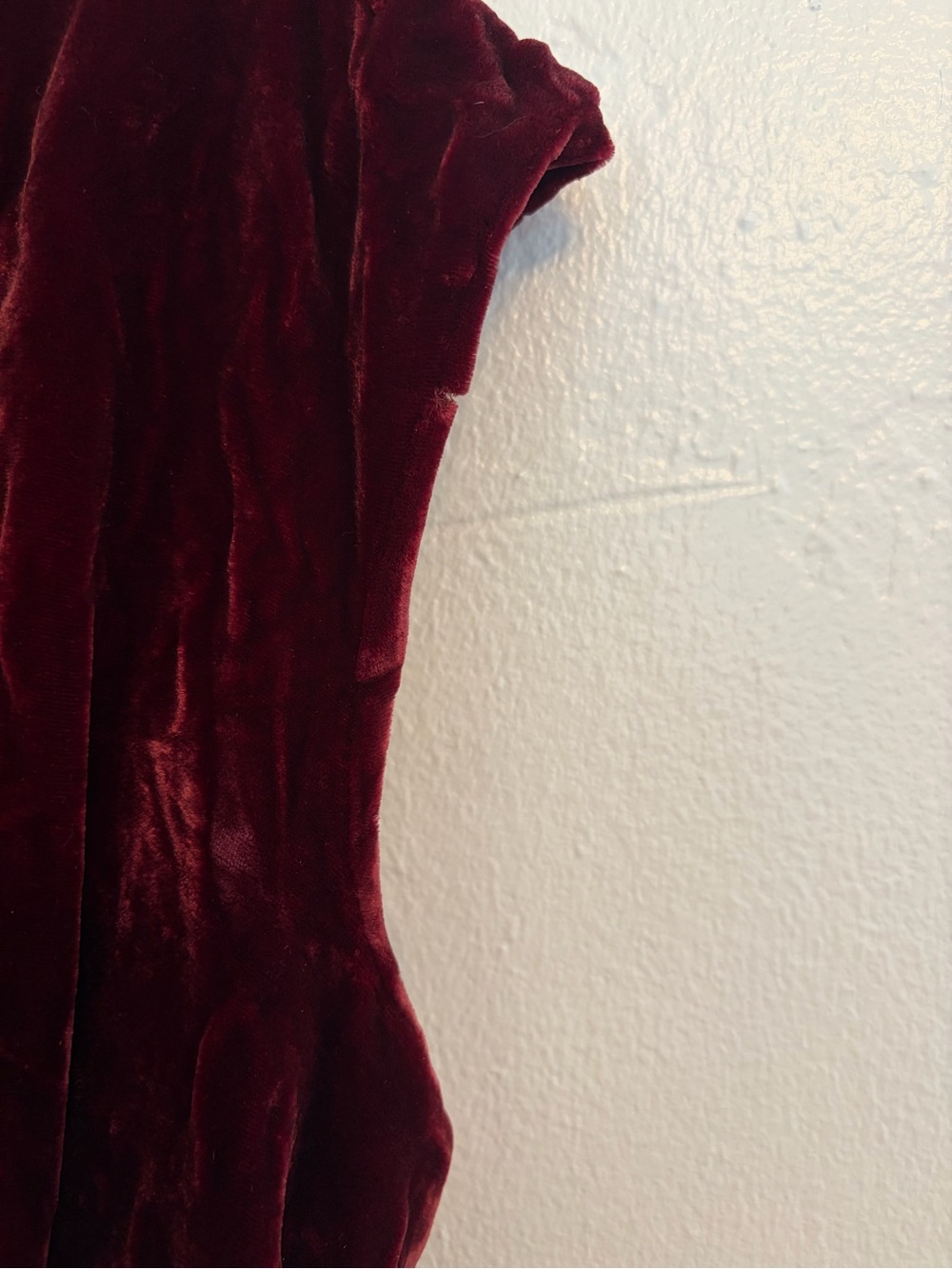 Velvet V-Neck Vest/Top in Deep Red and Brown, M - Picture 5 of 5